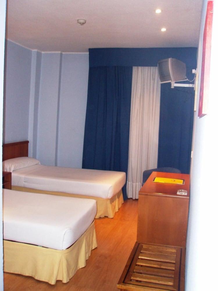 City Express Covadonga Oviedo Exterior photo